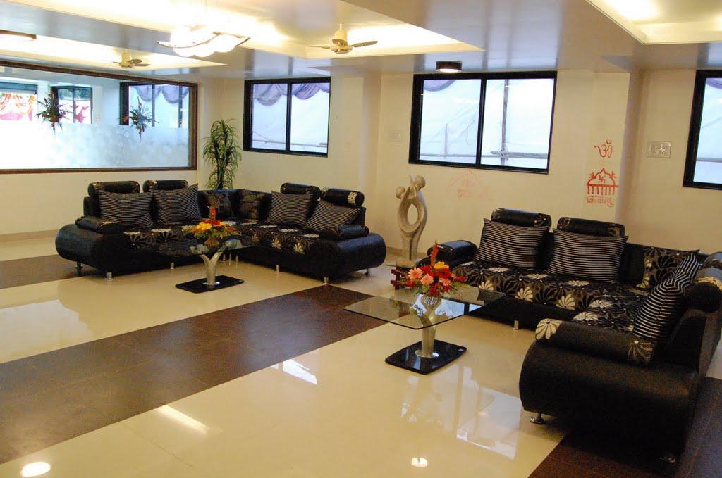 Hotel Parth Executive Lātūr Kültér fotó